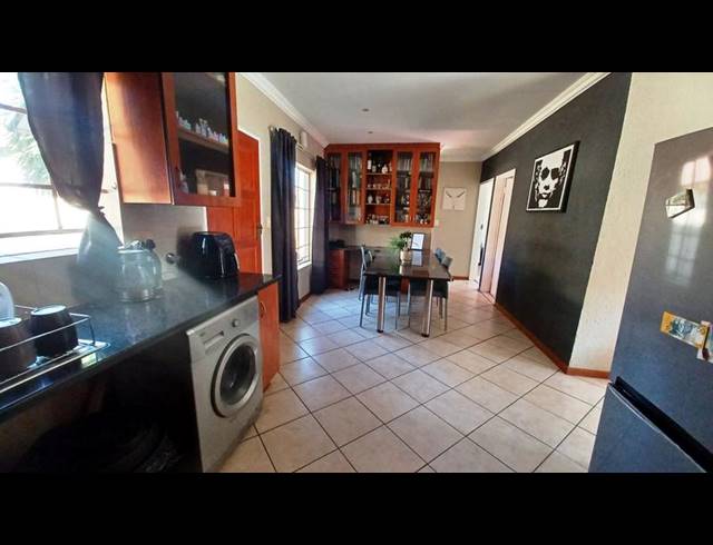 2 BEDROOM TOWNHOUSE FOR SALE IN ANNLIN